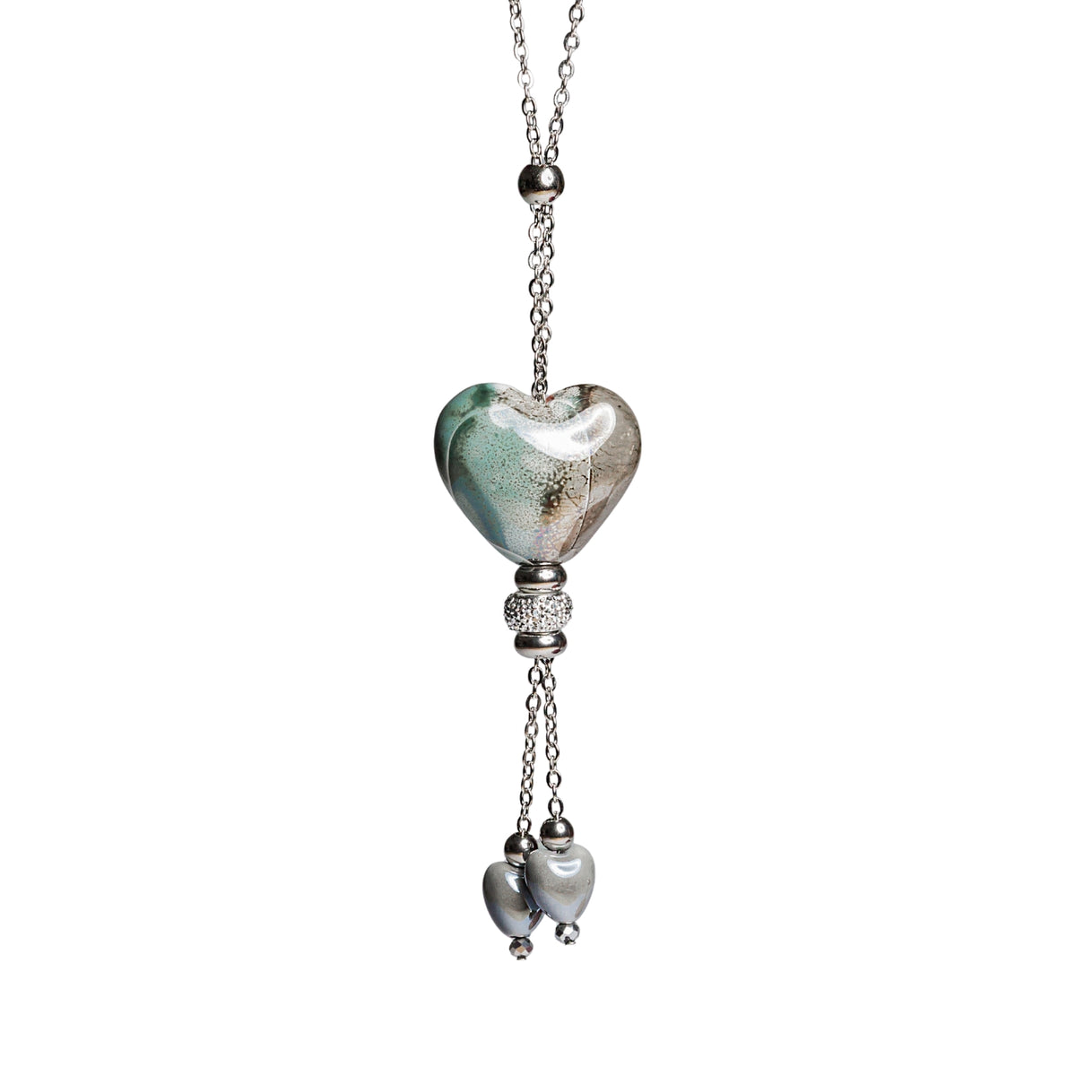 Collana donna sfondo bianco artigianale