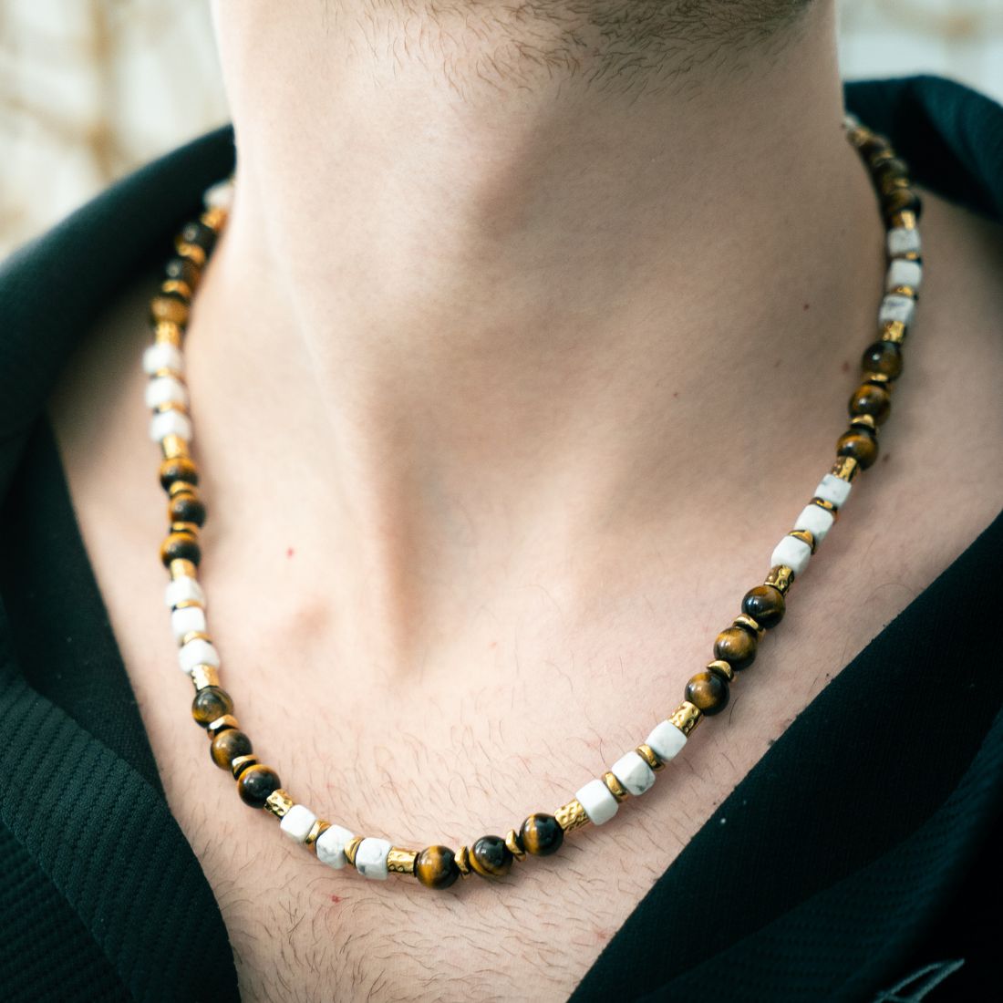 Collana Safari in occhio di tigre marrone e howlite bianca | 8mm | 49cm