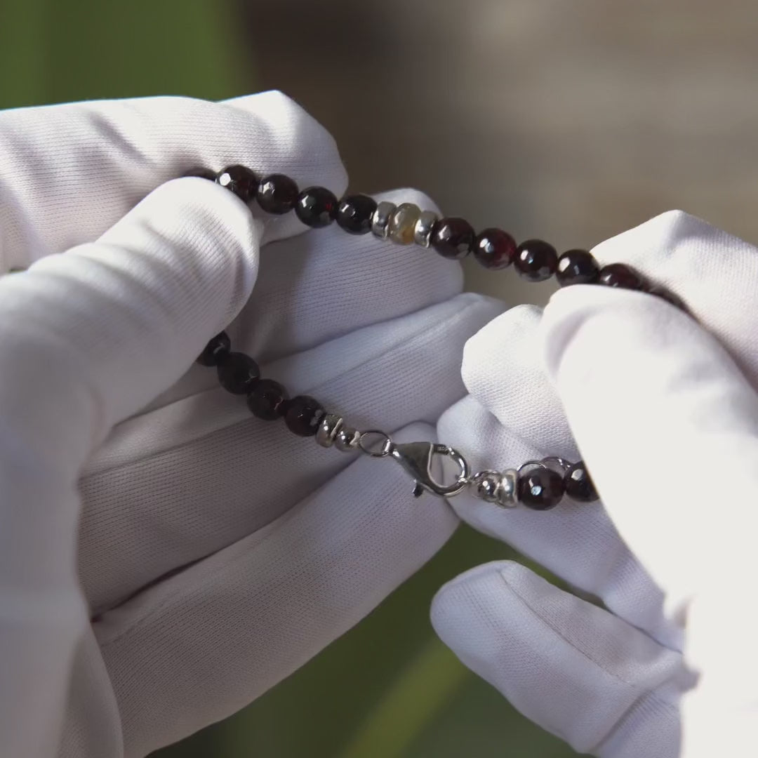 Video laden: Eclipse-Armband | 925er Silber &amp; Granat