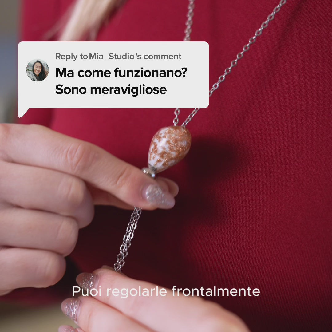 Carica video: Collana Laguna in vetro di Murano | Azzurra
