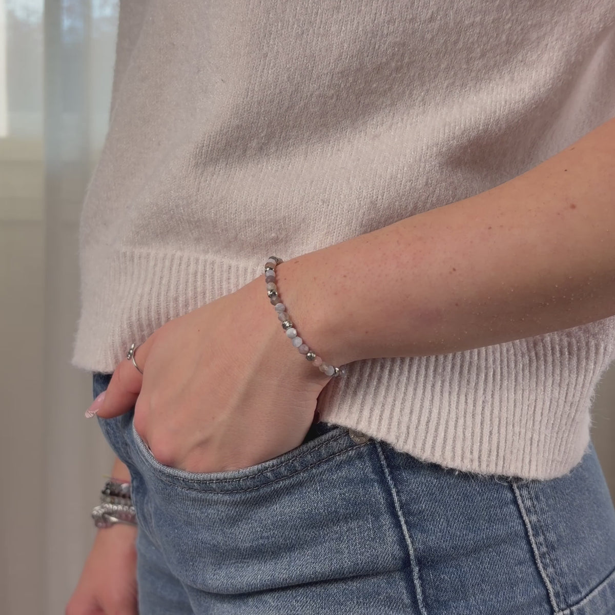 Carica video: Bracciale Sole di Mezzogiorno in Agata | 4mm