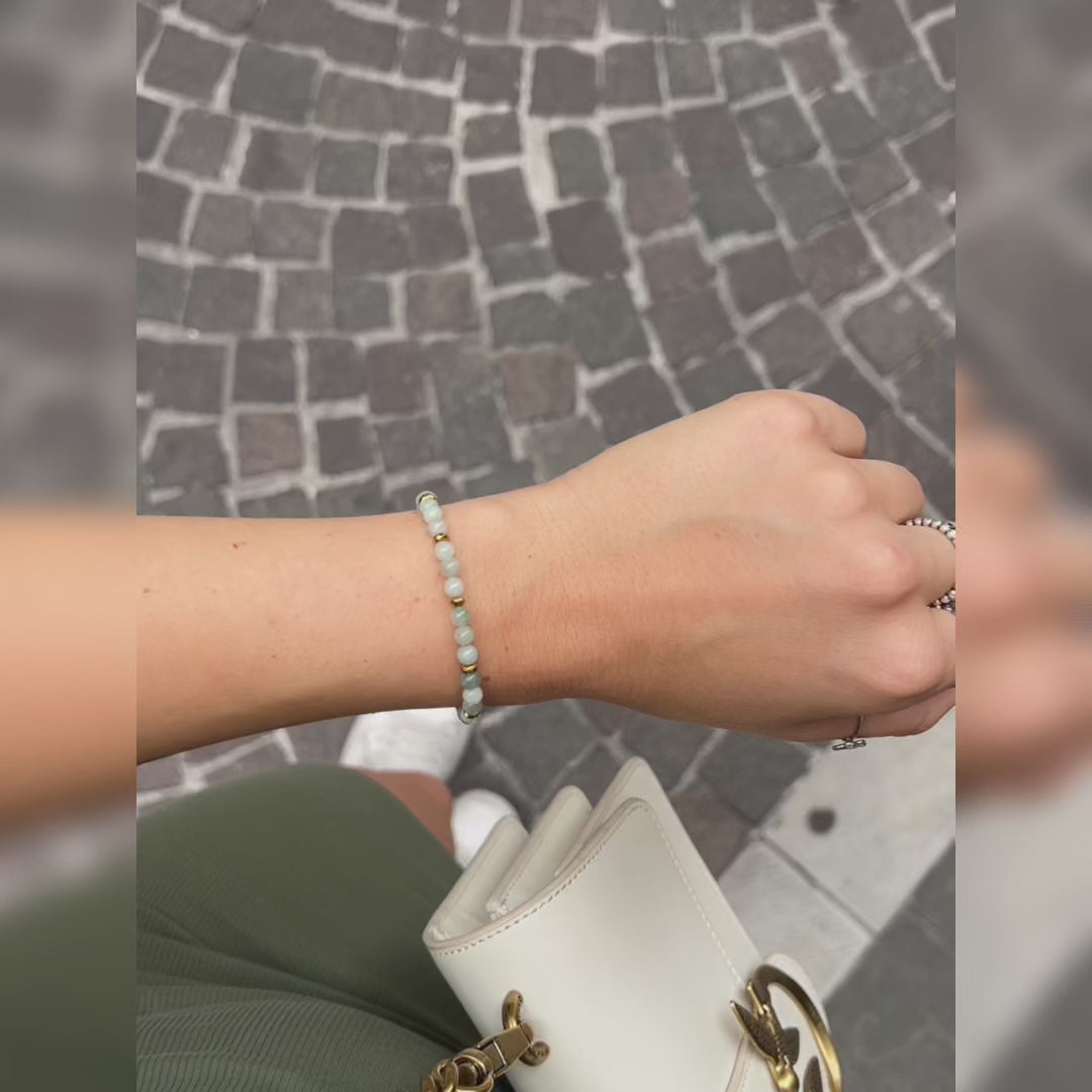Video laden: Armband „Ozeanhauch“ aus Jade | 4mm