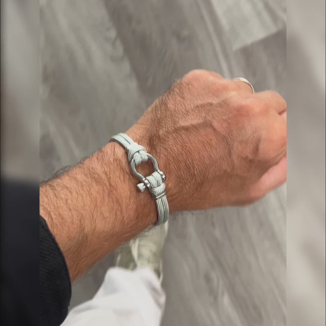 Carica video: Bracciale Titano Tempesta