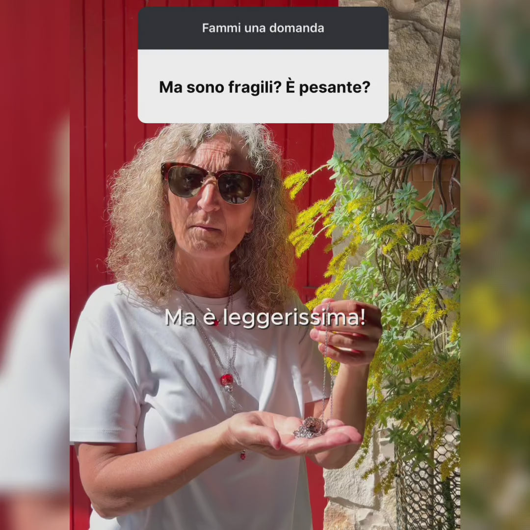 Carica video: Collana in vetro di murano video indossato donna UGC