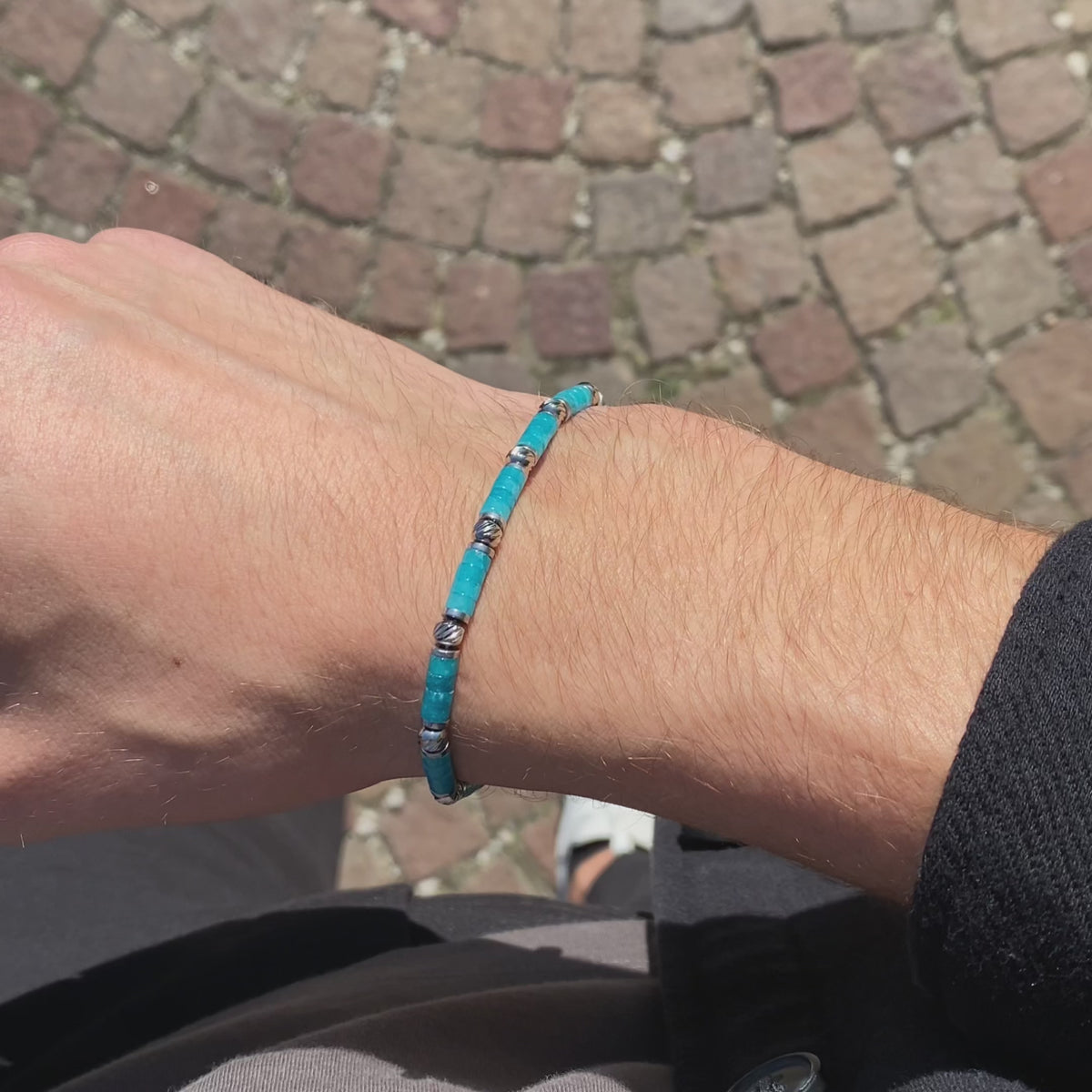 Video laden: Mira-Armband aus blauem Quarz | 4mm