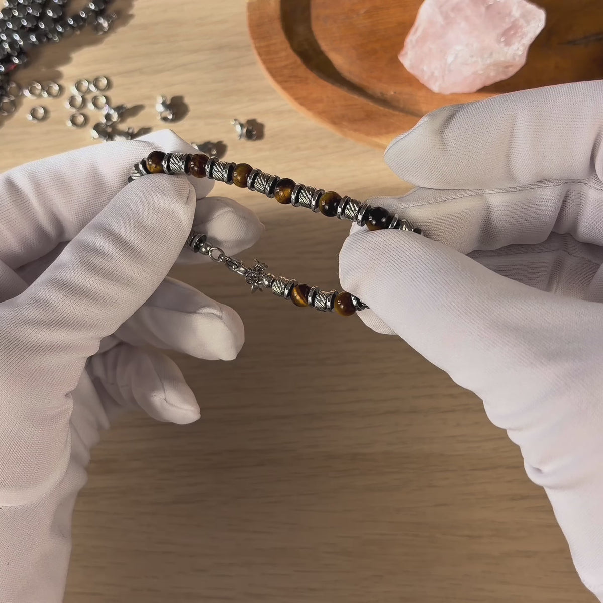 Carica video: Bracciale Terra in occhio di tigre | 6mm